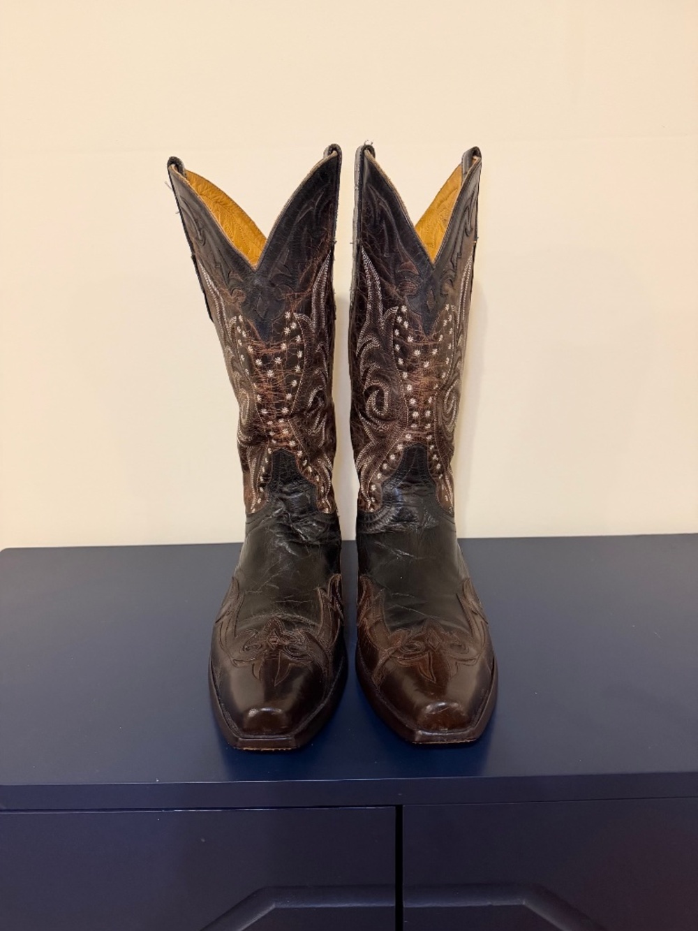 Old Gringo Distressed Brown Leather Cowboy Boots Embroidered Wingtip Snip Toe